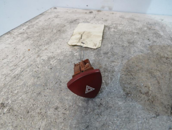 Bouton de warning CITROEN C8 Photo n°1