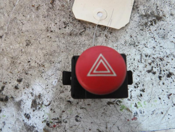 Bouton de warning SEAT IBIZA 3 Photo n°1