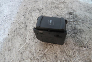 Interrupteur de leve vitre arriere droit VOLKSWAGEN GOLF 4