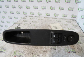 Interrupteur de leve vitre avant droit FIAT PUNTO EVO 3