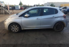 Pare boue arriere droit PEUGEOT 208 1 Photo n°8