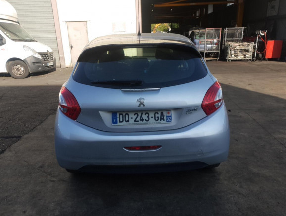 Bras essuie-glace avant droit occasion Peugeot 208 II (UB_, UP_, UW_, UJ_)  1.2 puretech 75 (2019) 1640637080