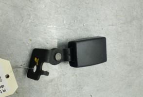 Attache ceinture arriere centrale OPEL ASTRA J