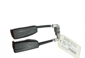 Attache ceinture arriere centrale SEAT IBIZA 4