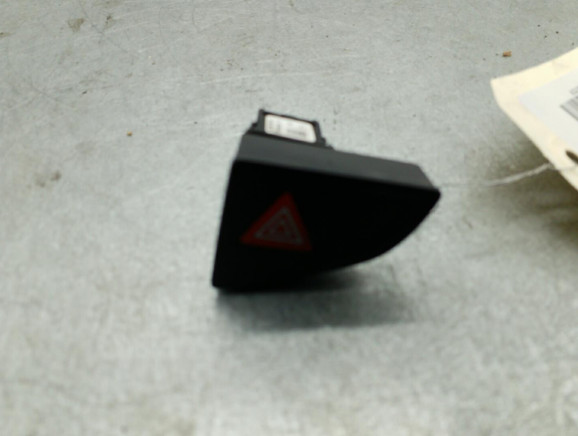 Bouton de warning CITROEN C5 2 Photo n°1