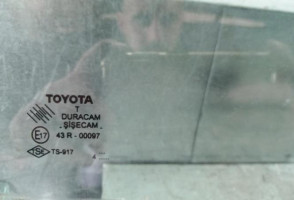 Vitre arriere droit TOYOTA COROLLA VERSO 2