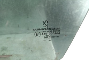 Vitre avant gauche PEUGEOT 206