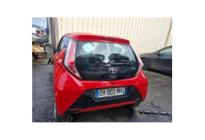 Attache ceinture arriere droit TOYOTA AYGO 2 Photo n°8