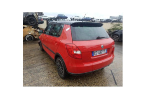 Pare boue avant droit SKODA FABIA 2 Photo n°16