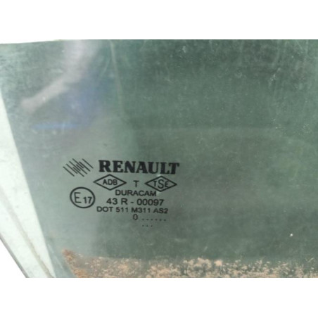 Vitre avant droit RENAULT CLIO 2 CAMPUS