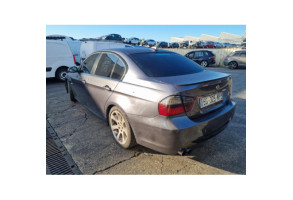 BMW SERIE 3 E90 PHASE 1 325d 3.0D - 24V L6 TURBO Photo n°6