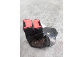 Attache ceinture arriere droit RENAULT CLIO 2 Photo n°1