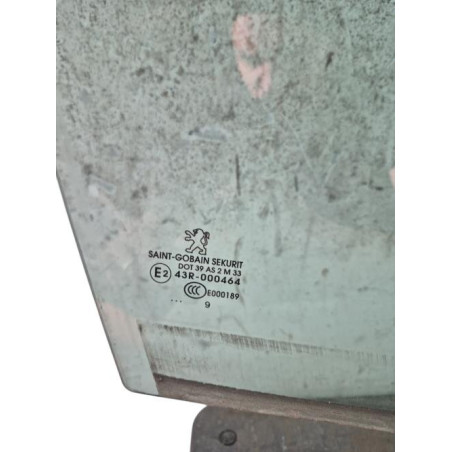 Vitre avant droit PEUGEOT 207