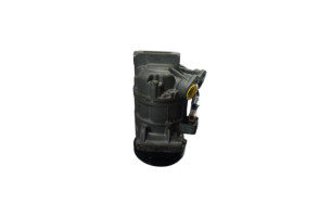 Compresseur clim RENAULT TWINGO 3 Photo n°4