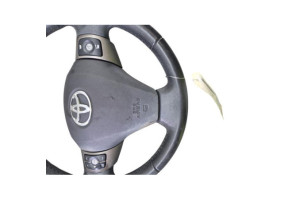 Volant TOYOTA YARIS 3 Photo n°6 Volant TOYOTA YARIS 3 Photo n°6