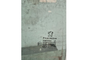Vitre arriere droit PEUGEOT 207 Photo n°2