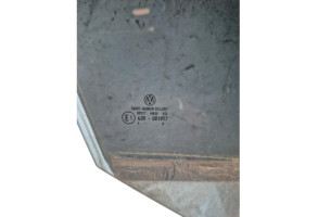Vitre avant droit VOLKSWAGEN GOLF 5 Photo n°1