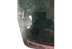 Vitre arriere droit SEAT IBIZA 4 Photo n°2