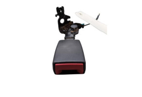 Attache ceinture arriere droit VOLVO XC 60 1 Photo n°2 Attache ceinture arriere droit VOLVO XC 60 1 Photo n°2