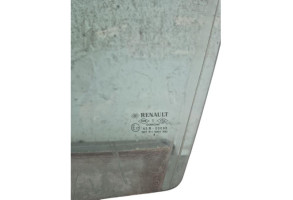 Vitre avant gauche RENAULT CLIO 2 Photo n°2