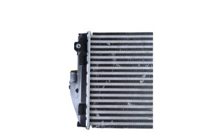 Echangeur air (Intercooler) PEUGEOT 308 2 Photo n°1 Echangeur air (Intercooler) PEUGEOT 308 2 Photo n°1