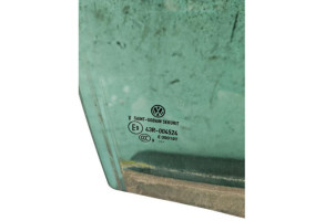 Vitre arriere droit VOLKSWAGEN POLO 5 Photo n°2