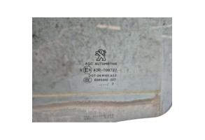 Vitre arriere droit PEUGEOT 2008 1 Photo n°2 Vitre arriere droit PEUGEOT 2008 1 Photo n°2