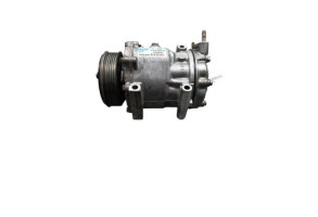 Compresseur clim VOLVO C 30 Photo n°4 Compresseur clim VOLVO C 30 Photo n°4