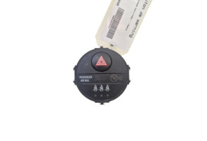 Bouton de warning TOYOTA YARIS 3 Photo n°1 Bouton de warning TOYOTA YARIS 3 Photo n°1