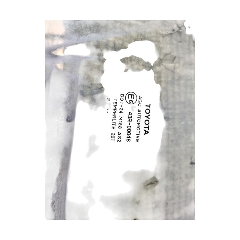 Vitre arriere droit TOYOTA YARIS 3 Photo n°1