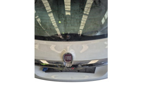 Malle/Hayon arriere FIAT 500X Photo n°3 Malle/Hayon arriere FIAT 500X Photo n°3