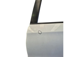 Porte arriere gauche TOYOTA YARIS 3 Photo n°8 Porte arriere gauche TOYOTA YARIS 3 Photo n°8