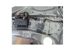 Leve vitre electrique arriere droit MERCEDES CLASSE C 204 Photo n°2 Leve vitre electrique arriere droit MERCEDES CLASSE C 204 Photo n°2