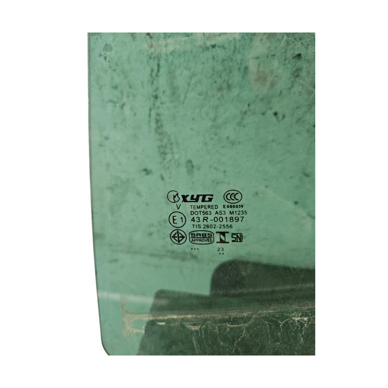 Vitre arriere gauche RENAULT CLIO 4 Photo n°1
