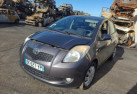 Verin de coffre TOYOTA YARIS 2 Photo n°10