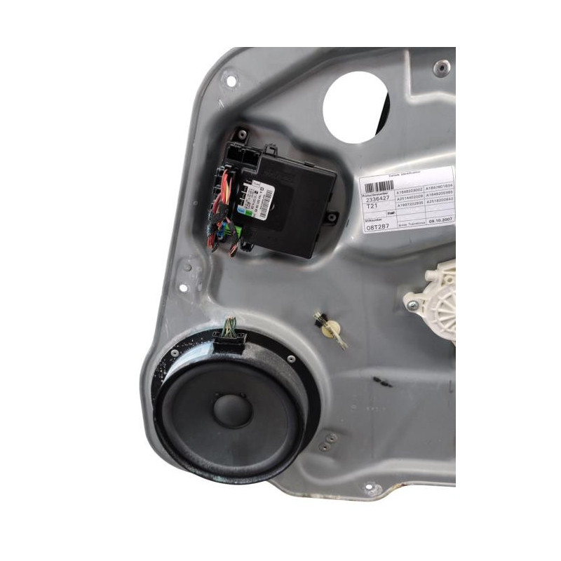 Leve vitre electrique avant droit MERCEDES CLASSE M 164 Photo n°1 Leve vitre electrique avant droit MERCEDES CLASSE M 164 Photo n°1