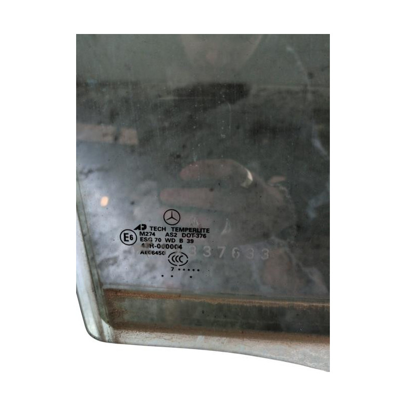Vitre arriere droit MERCEDES CLASSE M 164 Photo n°1 Vitre arriere droit MERCEDES CLASSE M 164 Photo n°1