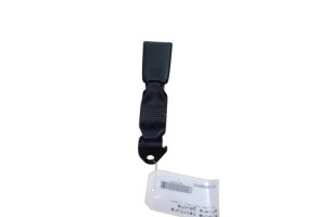 Attache ceinture arriere gauche TOYOTA YARIS 2 Photo n°1