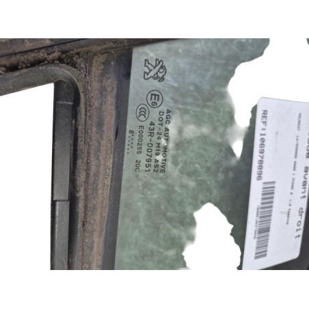 Custode avant droit (porte) PEUGEOT 2008 1