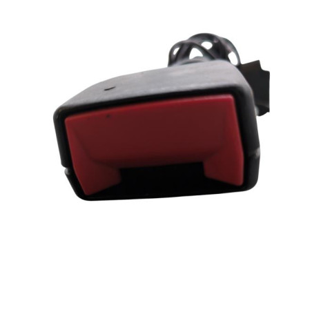 Attache ceinture arriere gauche PEUGEOT 3008 1