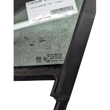 Custode avant gauche (porte) PEUGEOT 2008 1