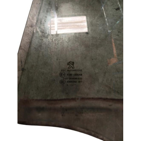 Vitre arriere gauche PEUGEOT 2008 1