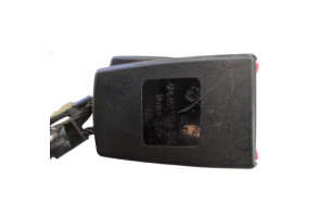 Attache ceinture arriere gauche VOLKSWAGEN POLO 5 Photo n°6 Attache ceinture arriere gauche VOLKSWAGEN POLO 5 Photo n°6