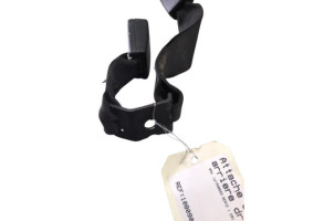 Attache ceinture arriere droit BMW SERIE 1 E81 Photo n°1