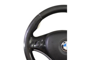Volant BMW SERIE 1 E81 Photo n°2 Volant BMW SERIE 1 E81 Photo n°2