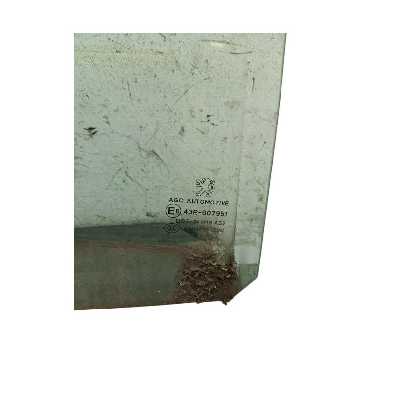 Vitre arriere droit PEUGEOT 5008 1 Photo n°1