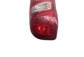 Feu arriere principal droit (feux) TOYOTA RAV4 2 Photo n°2