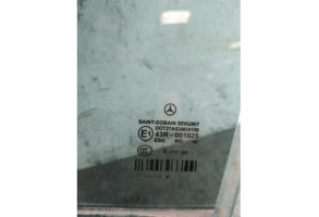 Vitre arriere gauche MERCEDES CLASSE E 212 Photo n°2 Vitre arriere gauche MERCEDES CLASSE E 212 Photo n°2