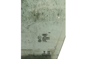 Vitre avant gauche AUDI A1 2 Photo n°1