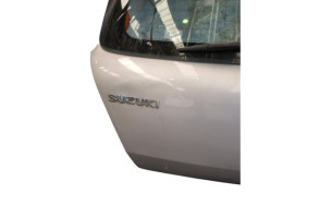 Malle/Hayon arriere SUZUKI SWIFT 3 Photo n°1